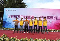 此次回校的優(yōu)秀學(xué)子們